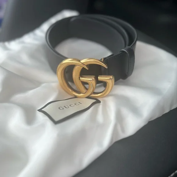 Rarely worn Gucci belt. excellent condition. Original tags, Size 80-32 Gucci Metallic Guccissima Signature Interlocking G 40mm Belt  main image 3